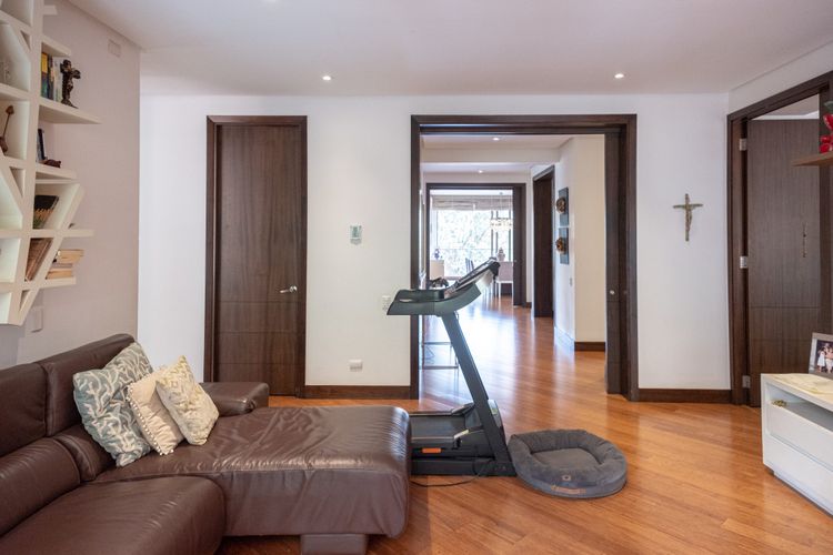 Apartamento de 3 alcobas en venta en Santa Barbara Alta, Bogotá, 326 m² · foto 14 de 24