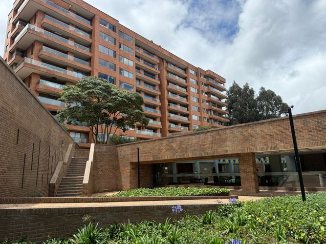Apartamento de 3 alcobas en venta en Santa Barbara Alta, Bogotá, 326 m² · foto 22 de 24