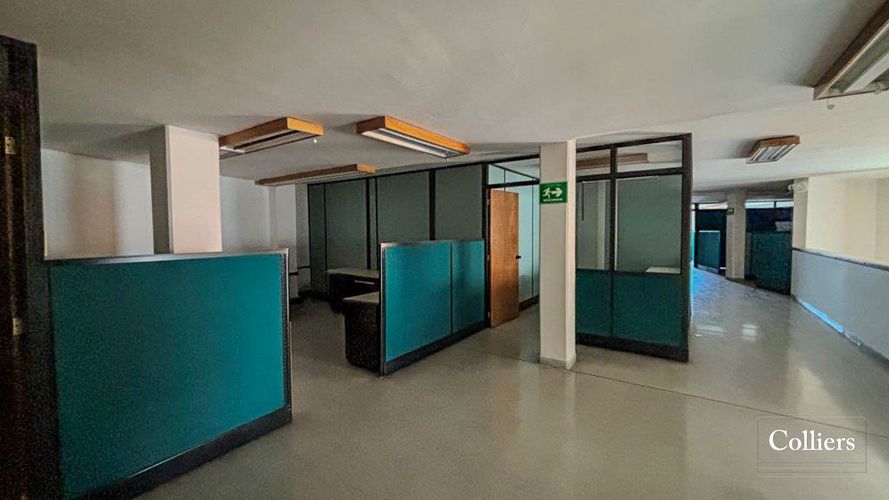 Oficina en arriendo en Belchite, Rionegro, 1371 m² · foto 3 de 20