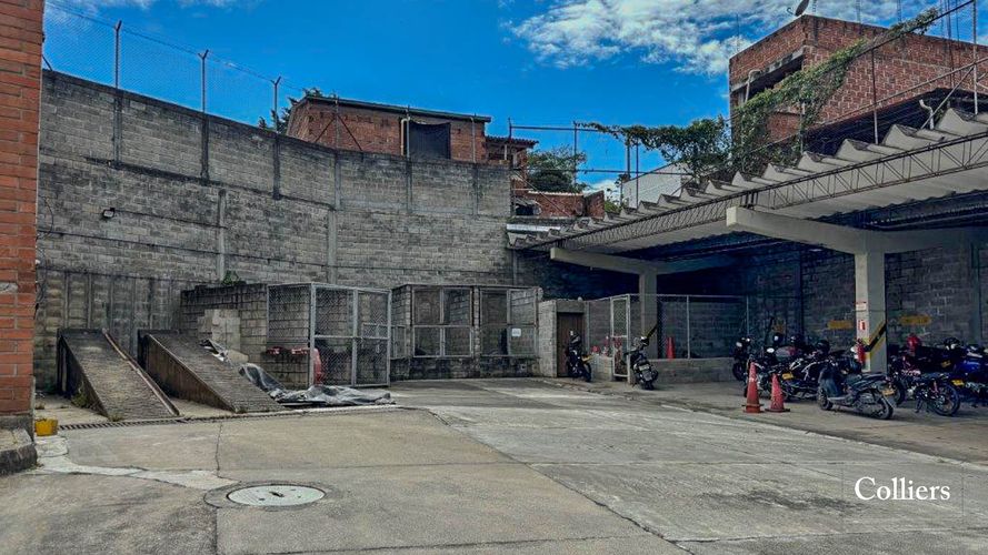 Oficina en arriendo en Belchite, Rionegro, 1371 m² · foto 20 de 20