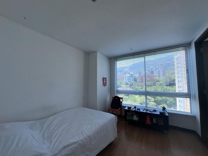 Apartamento de 3 alcobas en venta en El Poblado, Medellín, 199 m² · foto 9 de 18