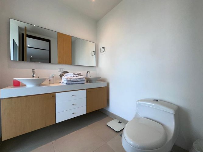 Apartamento de 3 alcobas en venta en El Poblado, Medellín, 199 m² · foto 14 de 18