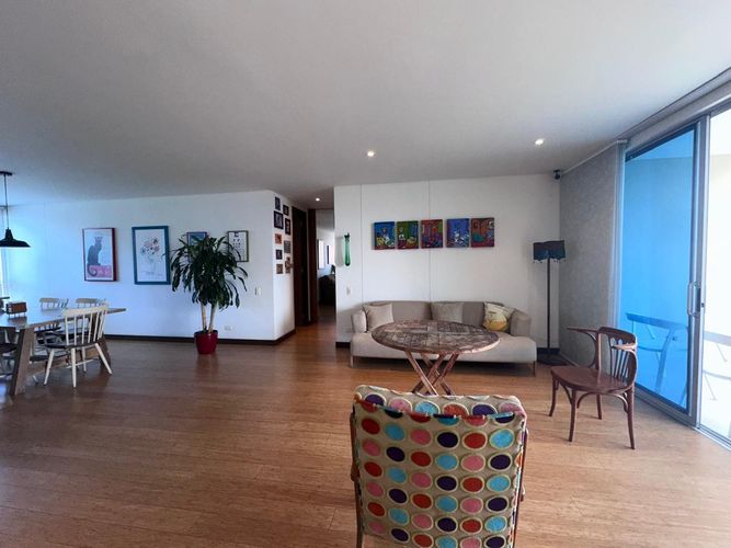Apartamento de 3 alcobas en venta en El Poblado, Medellín, 199 m² · foto 4 de 18