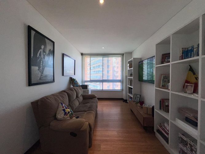 Apartamento de 3 alcobas en venta en El Poblado, Medellín, 199 m² · foto 2 de 18