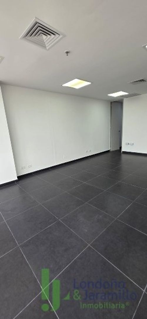 Oficina en venta en Primavera, Envigado, 37 m² · foto 3 de 9