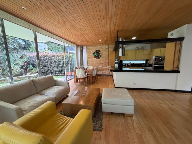 Casa de 4 alcobas en venta en Zuñiga, Envigado, 345 m² · foto 3 de 23