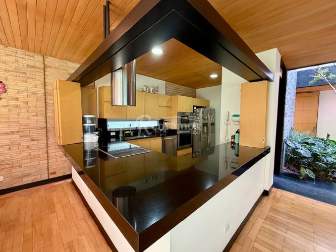 Casa de 4 alcobas en venta en Zuñiga, Envigado, 345 m² · foto 7 de 23