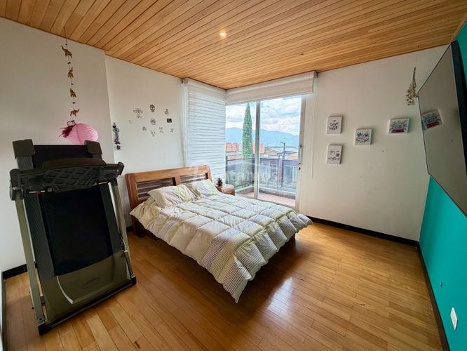 Casa de 4 alcobas en venta en Zuñiga, Envigado, 345 m² · foto 11 de 23