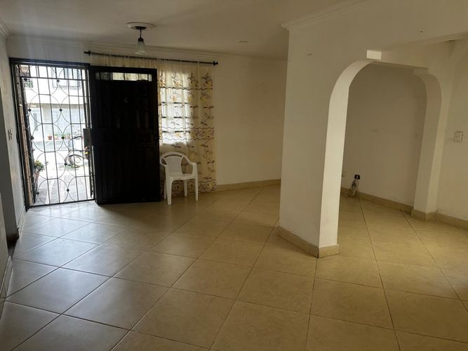 Casa de 3 alcobas en venta en San Javier No.2, Medellín, 126 m² · foto 2 de 21
