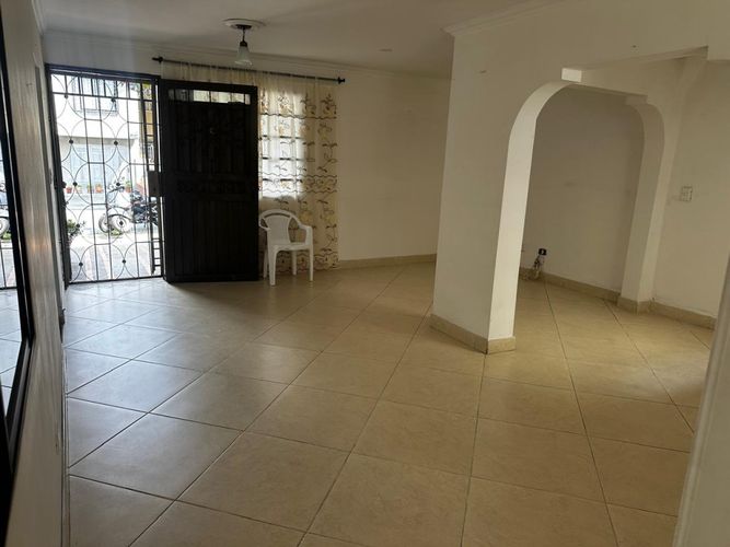 Casa de 3 alcobas en venta en San Javier No.2, Medellín, 126 m² · foto 3 de 21