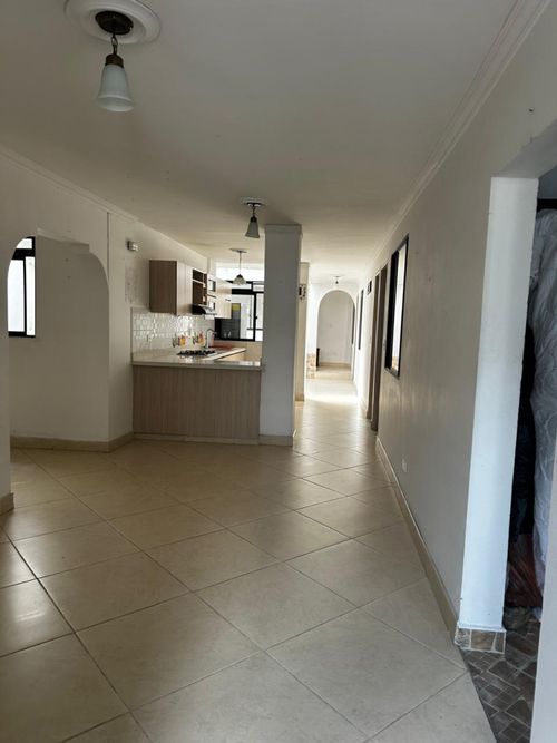 Casa de 3 alcobas en venta en San Javier No.2, Medellín, 126 m² · foto 4 de 21