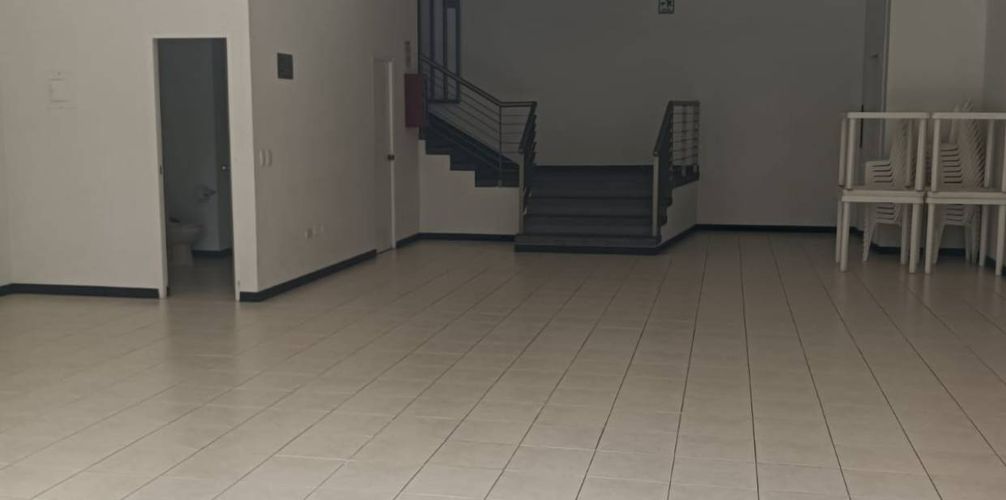 Apartamento de 4 alcobas en arriendo en Altos Del Poblado, Medellín, 134 m² · foto 23 de 24
