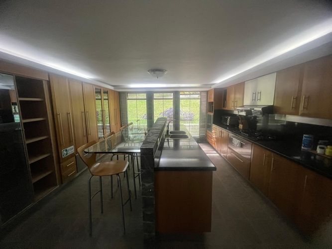 Oficina en arriendo en Loma Benedictinos, Envigado, 700 m² · foto 11 de 20