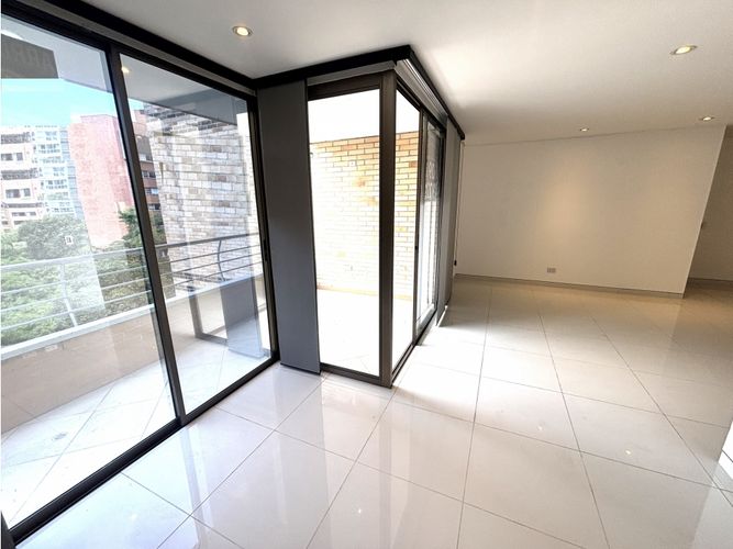 Apartamento de 3 alcobas en arriendo en El Poblado, Medellín, 136 m² · foto 6 de 24