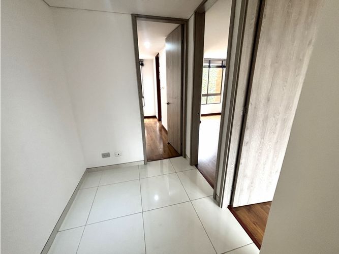 Apartamento de 3 alcobas en arriendo en El Poblado, Medellín, 136 m² · foto 12 de 24