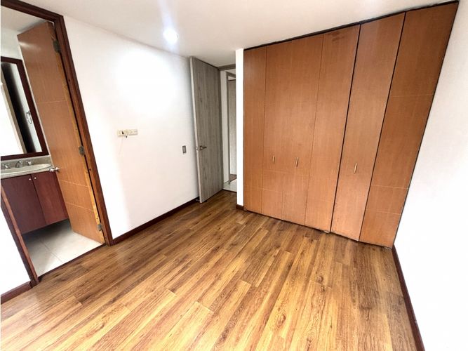 Apartamento de 3 alcobas en arriendo en El Poblado, Medellín, 136 m² · foto 18 de 24