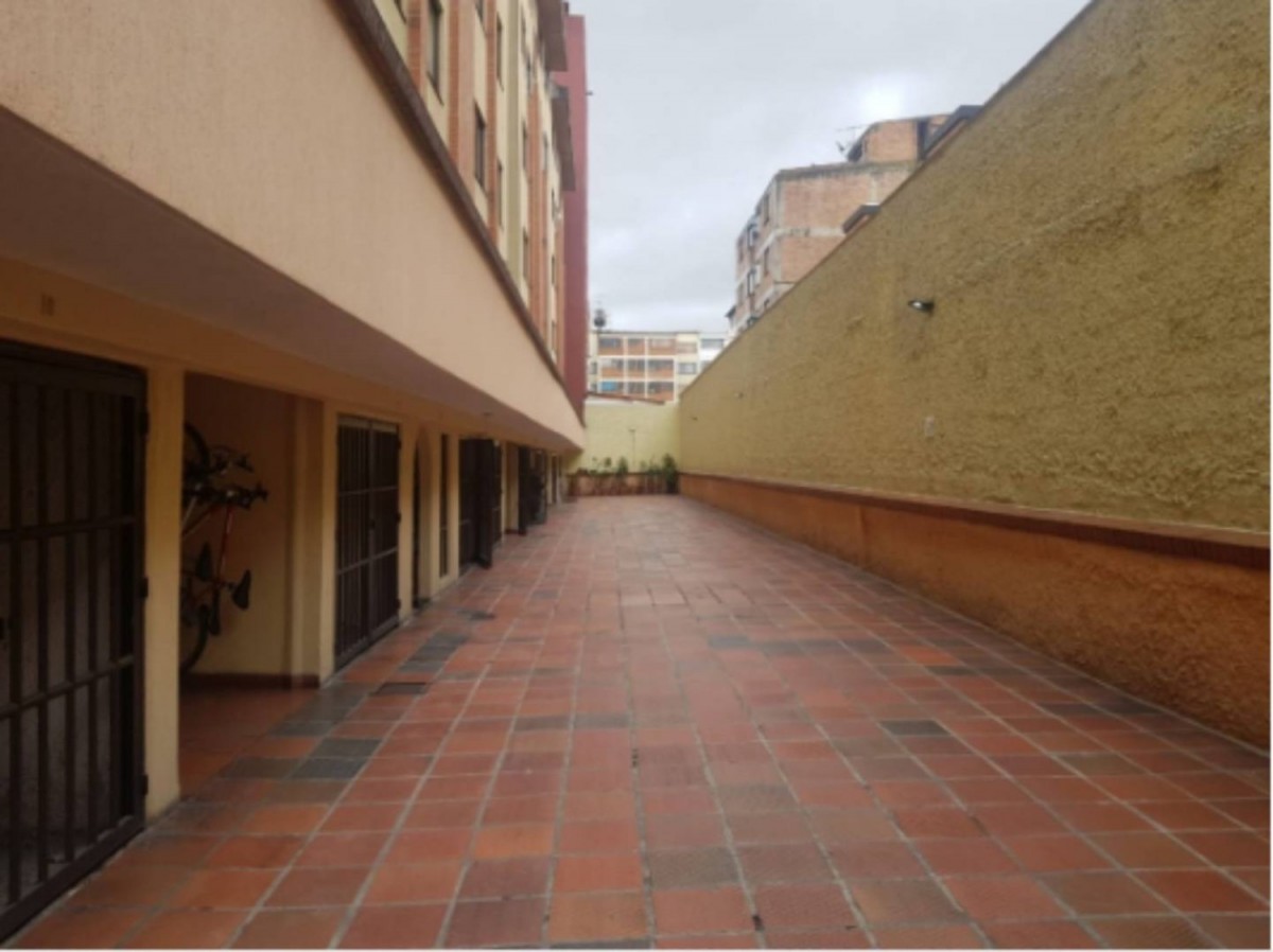 Apartamento en venta en Quinta Paredes, Bogotá · foto 3 de 24
