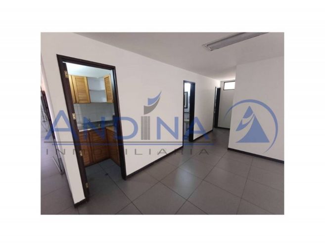 Oficina en arriendo en La Candelaria, Medellín, 140 m² · foto 7 de 17