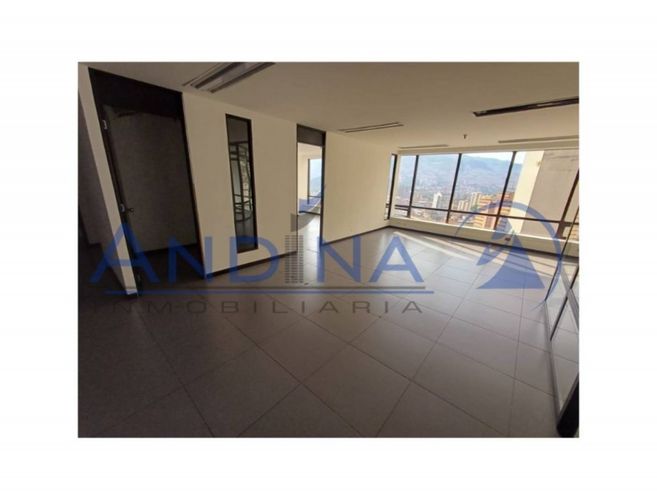 Oficina en arriendo en La Candelaria, Medellín, 140 m² · foto 11 de 17