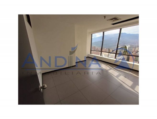 Oficina en arriendo en La Candelaria, Medellín, 140 m² · foto 13 de 17