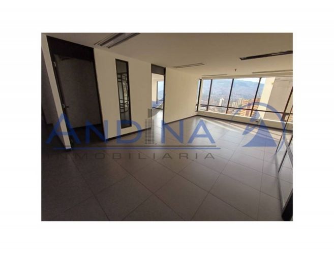 Oficina en arriendo en La Candelaria, Medellín, 140 m² · foto 15 de 17