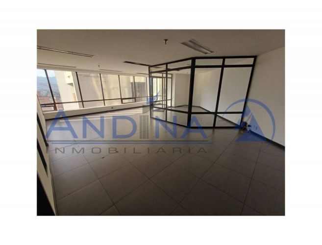 Oficina en arriendo en La Candelaria, Medellín, 140 m² · foto 16 de 17