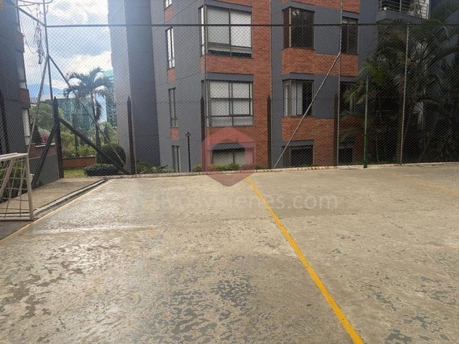 Apartamento de 3 alcobas en arriendo en El Diamante No. 2, Medellín, 96 m² · foto 23 de 24