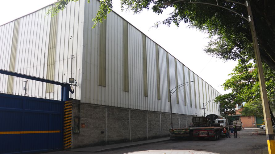 Bodega en arriendo en Campo Amor, Medellín, 964 m² · foto 3 de 16