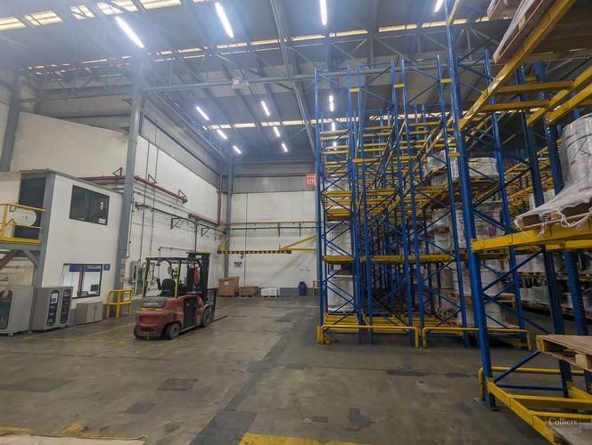 Bodega en arriendo en Campo Amor, Medellín, 964 m² · foto 9 de 16
