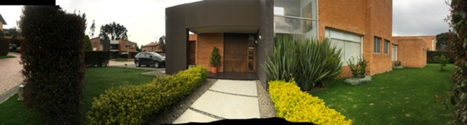 Casa de 4 alcobas en venta en Guaymaral, Bogotá, 350 m² · foto 2 de 17