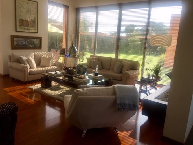 Casa de 4 alcobas en venta en Guaymaral, Bogotá, 350 m² · foto 4 de 17