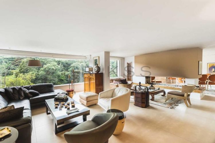 Apartamento de 2 alcobas en venta en Chico Norte, Bogotá, 210 m² · foto 2 de 14