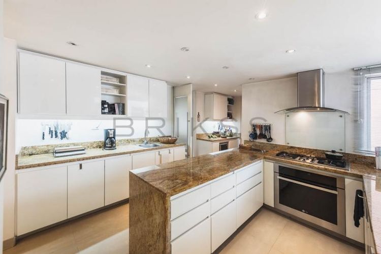 Apartamento de 2 alcobas en venta en Chico Norte, Bogotá, 210 m² · foto 6 de 14
