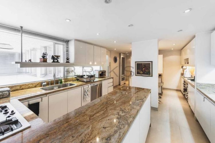 Apartamento de 2 alcobas en venta en Chico Norte, Bogotá, 210 m² · foto 7 de 14