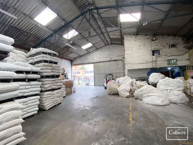 Bodega en venta en Zona Industrial No. 1, Itagüí, 1748 m² · foto 6 de 10