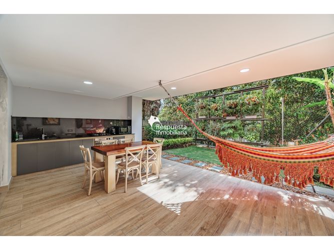 Casa de 3 alcobas en venta en Cumbres, Envigado, 300 m² · foto 4 de 24
