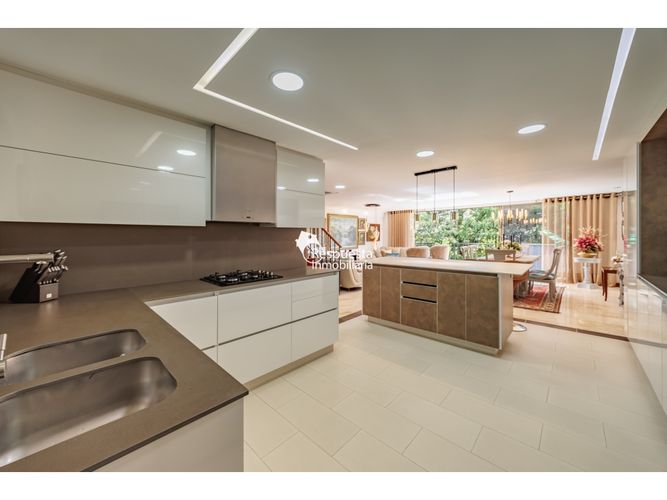 Casa de 3 alcobas en venta en Cumbres, Envigado, 300 m² · foto 8 de 24