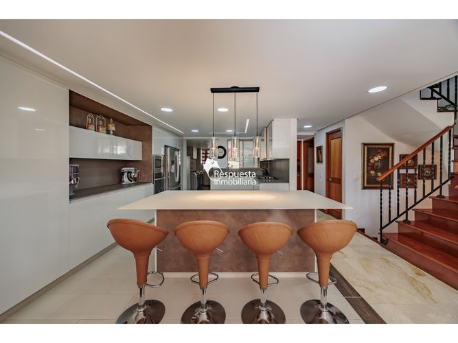 Casa de 3 alcobas en venta en Cumbres, Envigado, 300 m² · foto 12 de 24