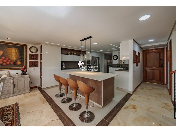 Casa de 3 alcobas en venta en Cumbres, Envigado, 300 m² · foto 13 de 24
