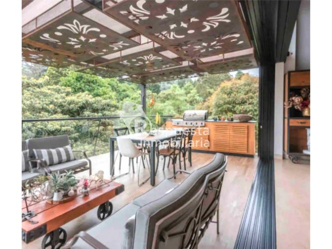 Casa de 4 alcobas en venta en Aeropuerto, Rionegro, 415 m² · foto 4 de 11