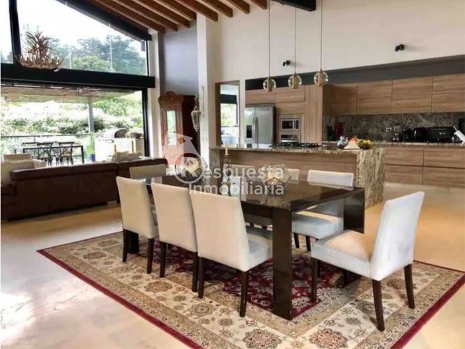 Casa de 4 alcobas en venta en Aeropuerto, Rionegro, 415 m² · foto 7 de 11
