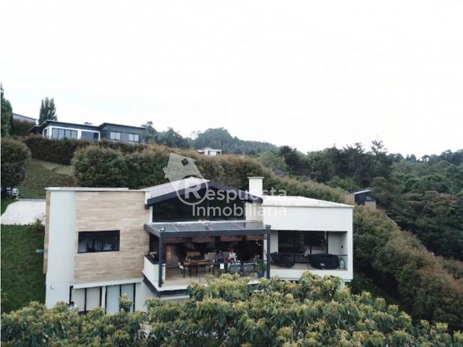 Casa de 4 alcobas en venta en Aeropuerto, Rionegro, 415 m² · foto 8 de 11