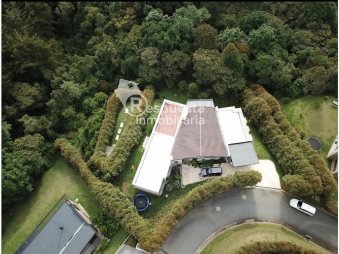 Casa de 4 alcobas en venta en Aeropuerto, Rionegro, 415 m² · foto 10 de 11
