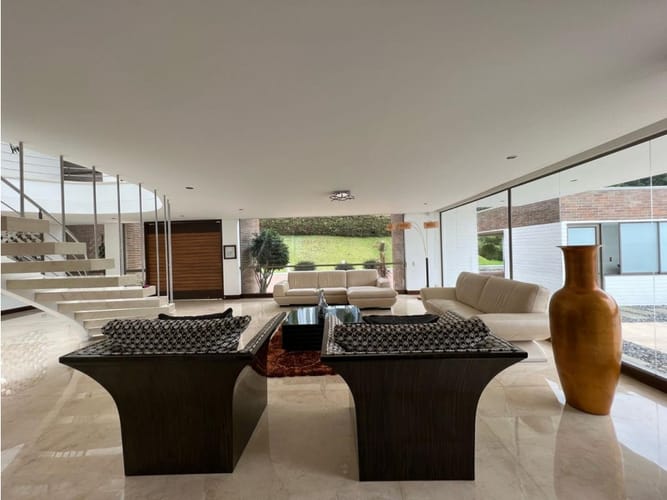 Casa de 4 alcobas en venta en Vía Las Palmas, Medellín, 687 m² · foto 5 de 24