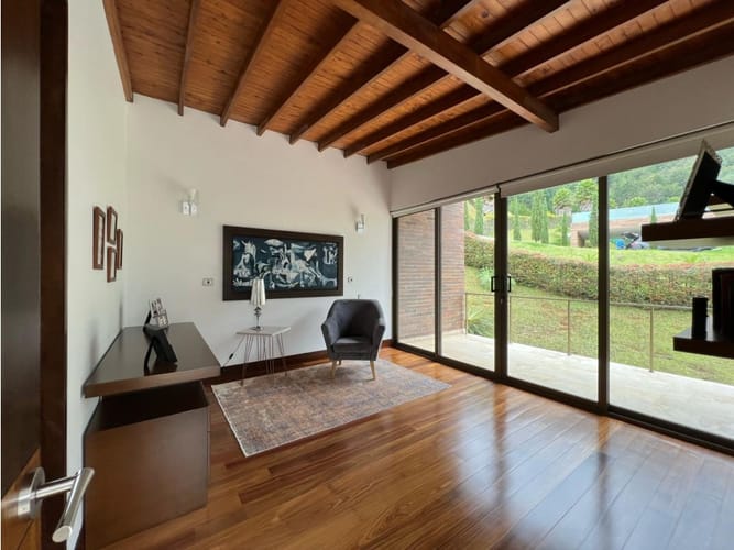 Casa de 4 alcobas en venta en Vía Las Palmas, Medellín, 687 m² · foto 6 de 24