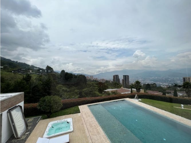 Casa de 4 alcobas en venta en Vía Las Palmas, Medellín, 687 m² · foto 11 de 24