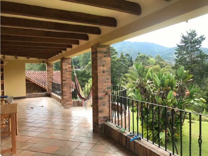 Casa de 5 alcobas en venta en El Poblado, El Retiro, 650 m² · foto 12 de 24