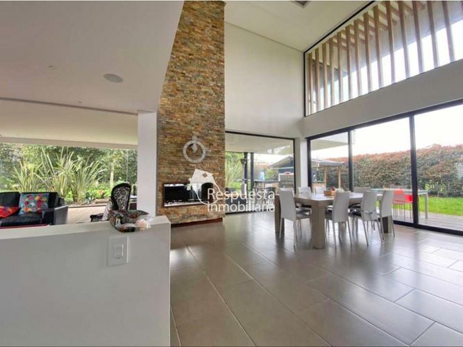 Casa de 4 alcobas en venta en Las Palmas, Medellín, 704 m² · foto 4 de 14