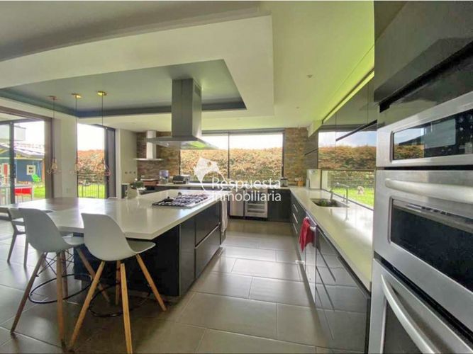 Casa de 4 alcobas en venta en Las Palmas, Medellín, 704 m² · foto 7 de 14