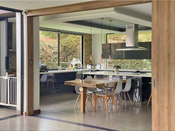 Casa de 4 alcobas en venta en Las Palmas, Medellín, 704 m² · foto 8 de 14
